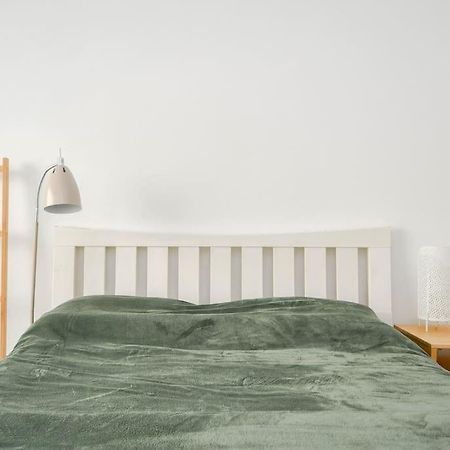 New Modern Apartment In City Center Братислава Экстерьер фото