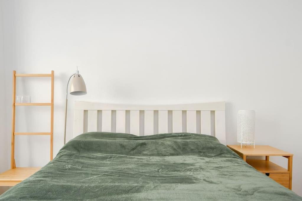 New Modern Apartment In City Center Братислава Экстерьер фото